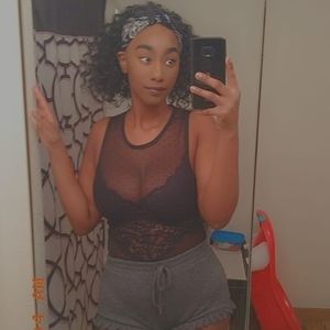 Meet your Posher, Tiara